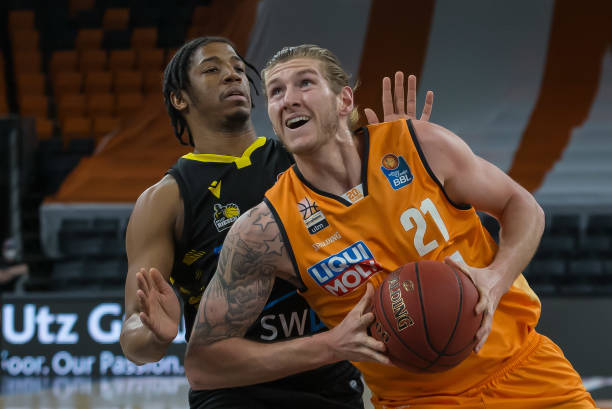 于年轻一代 于年轻一代